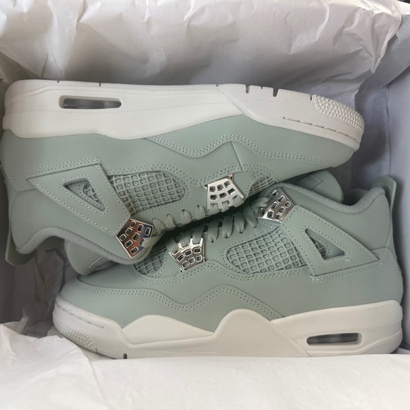 Women’s Size 9 - Picture 1 of 3